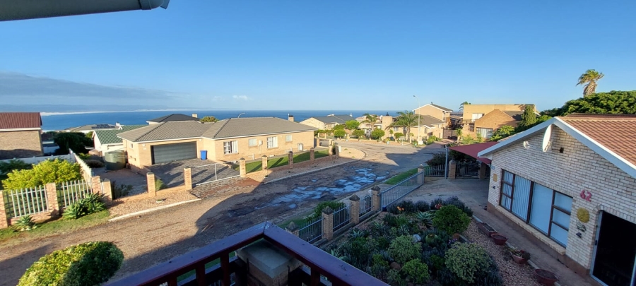 5 Bedroom Property for Sale in Wavecrest Eastern Cape